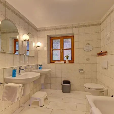 Apartment In Mit Terrasse Und Garten *